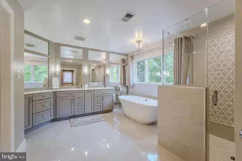 Bath - 11096 Whitstone Pl, Reston, VA 20194 photo 2 of 8