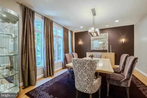 Dining - 11096 Whitstone Pl, Reston, VA 20194 photo 6 of 6