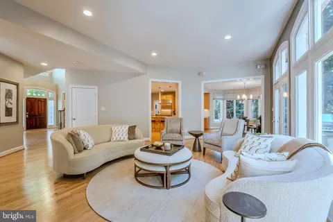 Living - 11096 Whitstone Pl, Reston, VA 20194 photo 4 of 7
