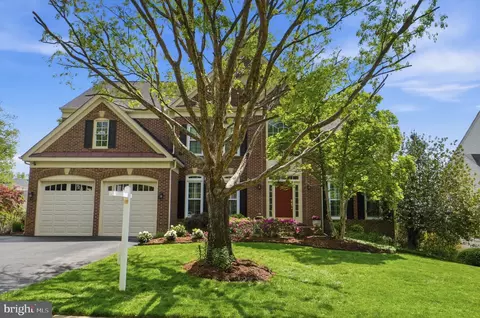 7425 Spring Summit Rd, Springfield, VA 22150
