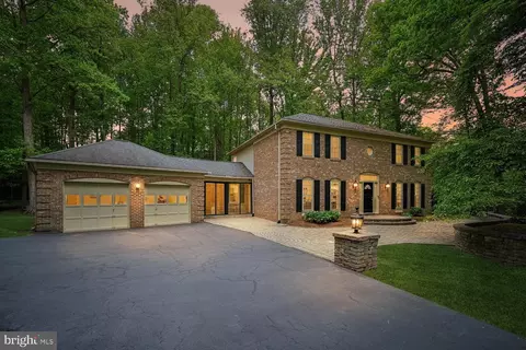 11732 Stuart Mill Rd, Oakton, VA 22124