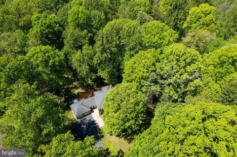 11732 Stuart Mill Rd, Oakton, VA 22124