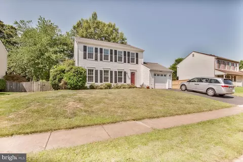 14617 Lock Dr, Centreville, VA 20120