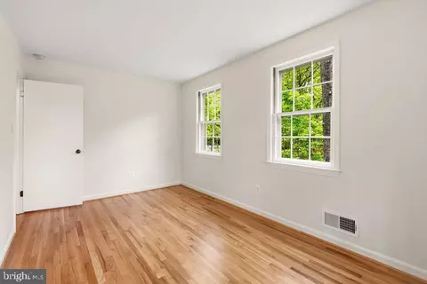 Bedroom - 2302 Short Ridge Rd, Reston, VA 20191 photo 4 of 9