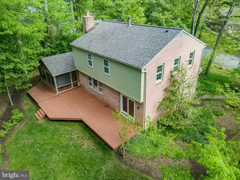 Exterior - 2302 Short Ridge Rd, Reston, VA 20191 photo 7 of 12