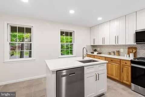 Kitchen - 2302 Short Ridge Rd, Reston, VA 20191 photo 5 of 5