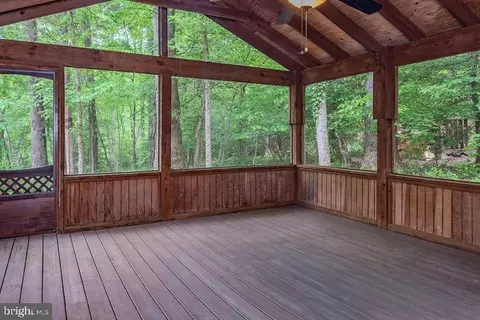 Exterior - 2302 Short Ridge Rd, Reston, VA 20191 photo 3 of 12