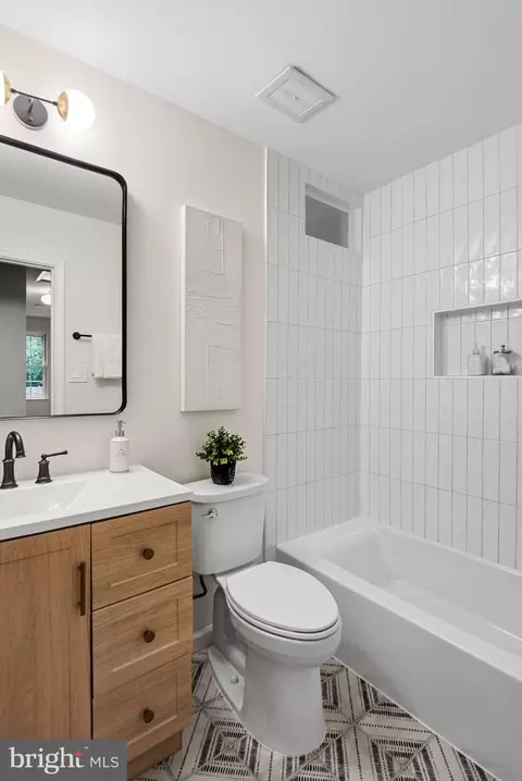 Bath - 2302 Short Ridge Rd, Reston, VA 20191 photo 6 of 8