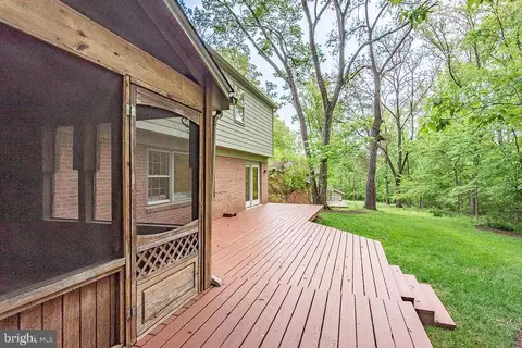 Exterior - 2302 Short Ridge Rd, Reston, VA 20191 photo 4 of 12