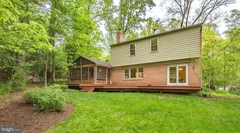 Exterior - 2302 Short Ridge Rd, Reston, VA 20191 photo 8 of 12