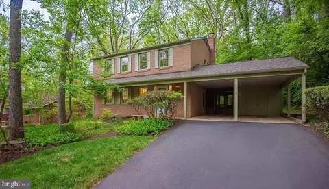 Exterior - 2302 Short Ridge Rd, Reston, VA 20191 photo 2 of 12