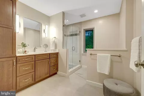 Bath - 12009 Canter Ln, Reston, VA 20191 photo 1 of 4