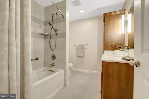 Bath - 12009 Canter Ln, Reston, VA 20191 photo 3 of 4