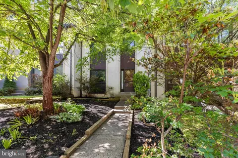11944 Barrel Cooper Ct, Reston, VA 20191