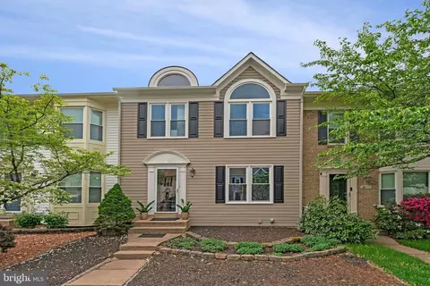 5175 Glen Meadow Dr, Centreville, VA 20120