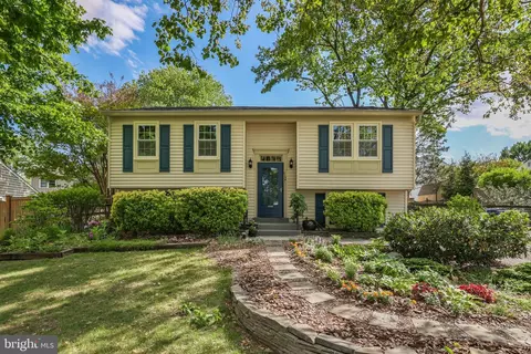 515 Worchester St, Herndon, VA 20170