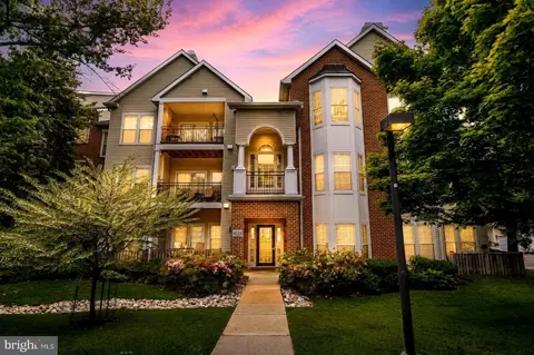 4129 Fountainside Ln #104, Fairfax, VA 22030