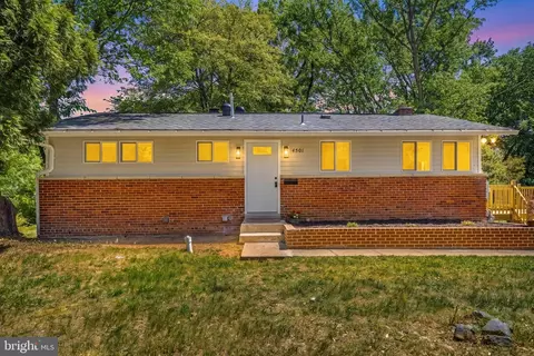 4501 Apple Tree Dr, Alexandria, VA 22310