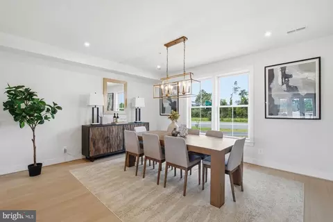 10502 White Granite Dr #17, Oakton, VA 22124
