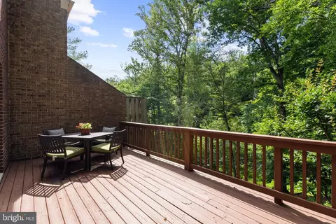 Exterior - 8943 Park Forest Dr, Springfield, VA 22152 photo 5 of 12