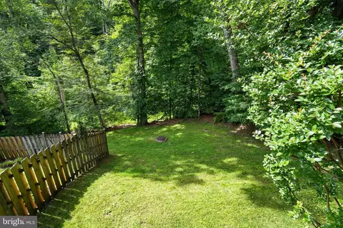 Exterior - 8943 Park Forest Dr, Springfield, VA 22152 photo 7 of 12