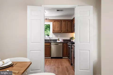 Entry Way - 8943 Park Forest Dr, Springfield, VA 22152 photo 4 of 9