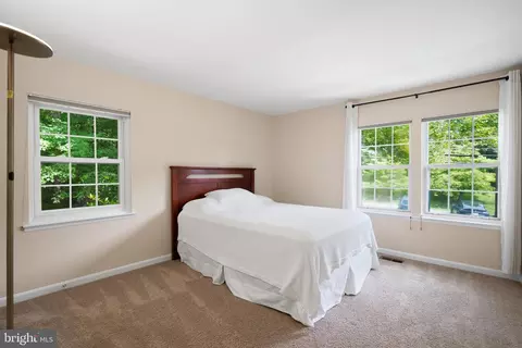 Bedroom - 8943 Park Forest Dr, Springfield, VA 22152 photo 6 of 8