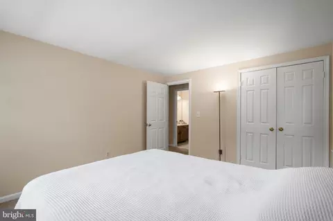 Bedroom - 8943 Park Forest Dr, Springfield, VA 22152 photo 8 of 8
