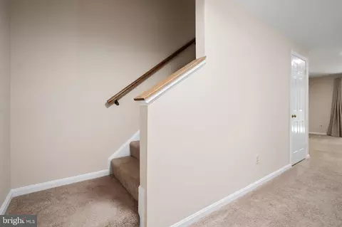 Entry Way - 8943 Park Forest Dr, Springfield, VA 22152 photo 7 of 9
