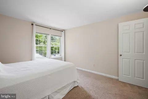 Bedroom - 8943 Park Forest Dr, Springfield, VA 22152 photo 7 of 8