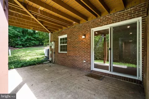 Exterior - 8943 Park Forest Dr, Springfield, VA 22152 photo 10 of 12