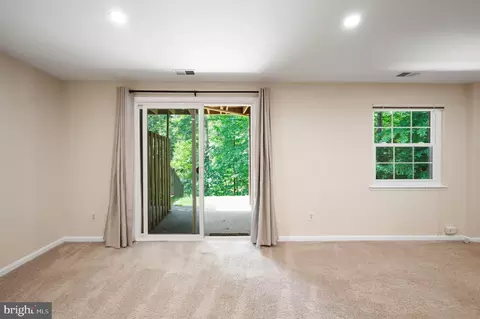 Living - 8943 Park Forest Dr, Springfield, VA 22152 photo 10 of 10