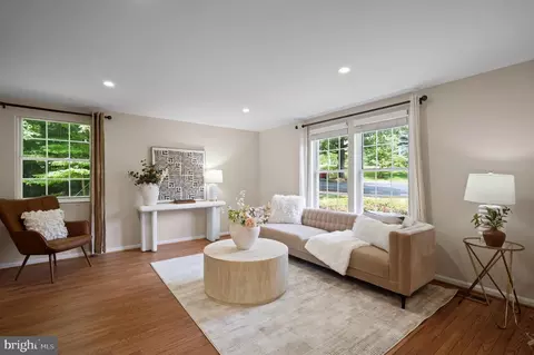 Living - 8943 Park Forest Dr, Springfield, VA 22152 photo 1 of 10