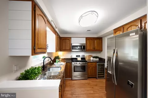 Kitchen - 8943 Park Forest Dr, Springfield, VA 22152 photo 4 of 4