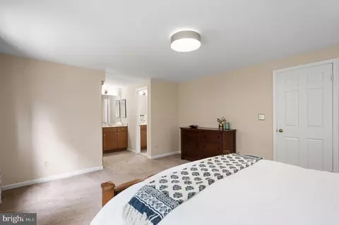 Bedroom - 8943 Park Forest Dr, Springfield, VA 22152 photo 3 of 8