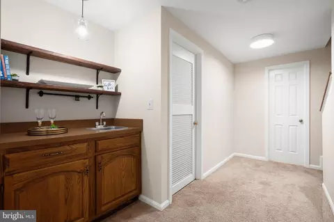 Entry Way - 8943 Park Forest Dr, Springfield, VA 22152 photo 8 of 9