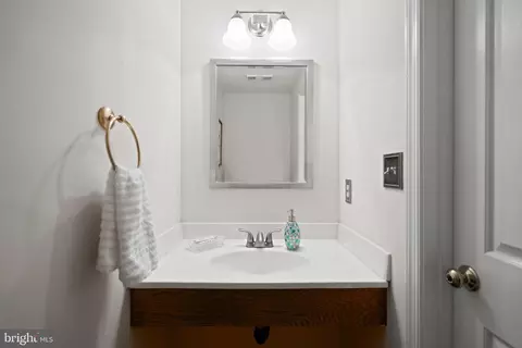 Bath - 8943 Park Forest Dr, Springfield, VA 22152 photo 1 of 8