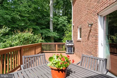 Exterior - 8943 Park Forest Dr, Springfield, VA 22152 photo 9 of 12