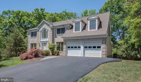 1210 Cameo Ct, Herndon, VA 20170
