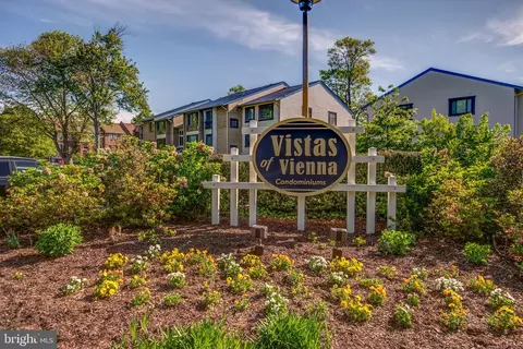 10225 Valentino Dr #7224, Oakton, VA 22124