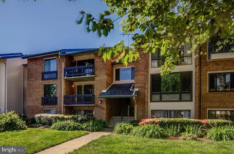 10225 Valentino Dr #7224, Oakton, VA 22124