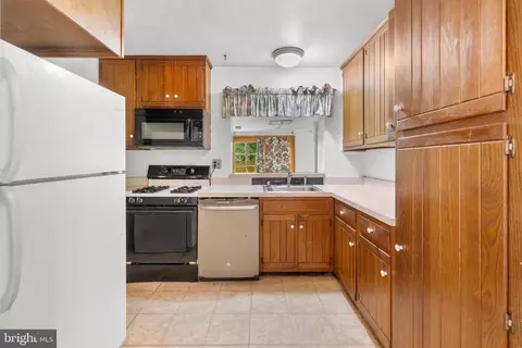 Kitchen - 5533 Belfast Pl, Springfield, VA 22151 photo 1 of 3
