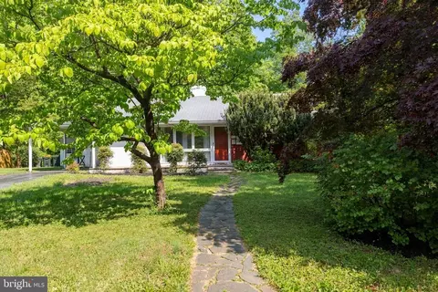 Exterior - 5533 Belfast Pl, Springfield, VA 22151 photo 2 of 9