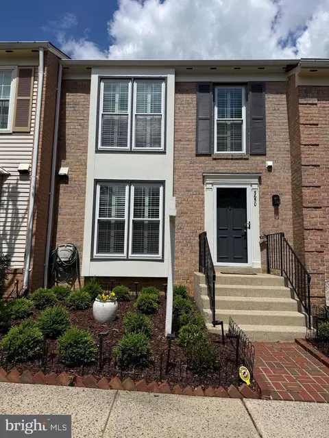 5650 Ridge View Dr, Alexandria, VA 22310