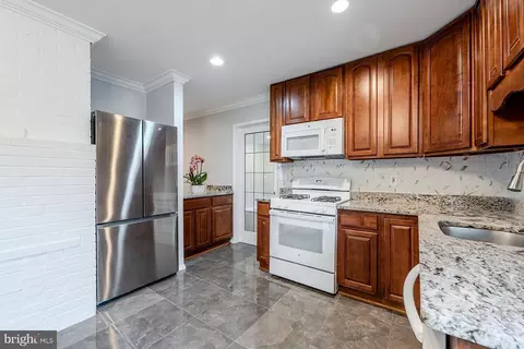 Kitchen - 5807 Accomac St, Springfield, VA 22150 photo 4 of 4