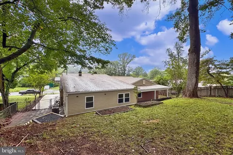 Exterior - 5807 Accomac St, Springfield, VA 22150 photo 5 of 10