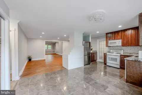 Entry Way - 5807 Accomac St, Springfield, VA 22150 photo 1 of 4