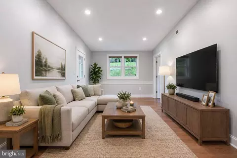 Living - 5807 Accomac St, Springfield, VA 22150 photo 1 of 5