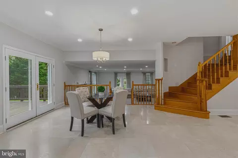 Dining - 837 Seneca Rd, Great Falls, VA 22066 photo 4 of 4