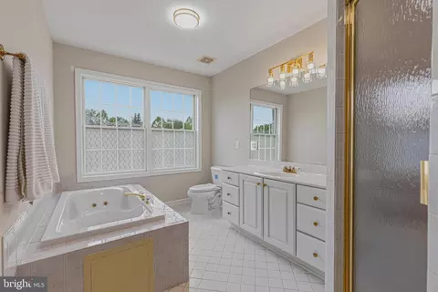 Bath - 837 Seneca Rd, Great Falls, VA 22066 photo 6 of 8
